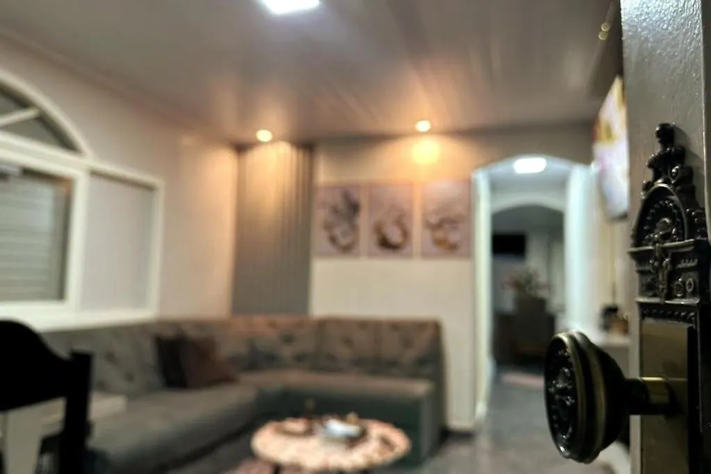 アパート Linda E Ampla Casa Inteira Proxima Ao Centro De Criciumaアパートメント