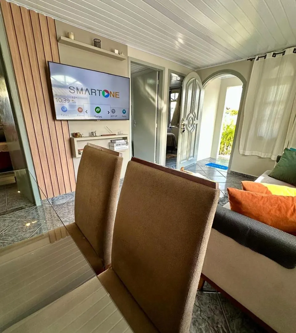 Linda E Ampla Casa Inteira Proxima Ao Centro De Criciumaアパートメント ブラジル