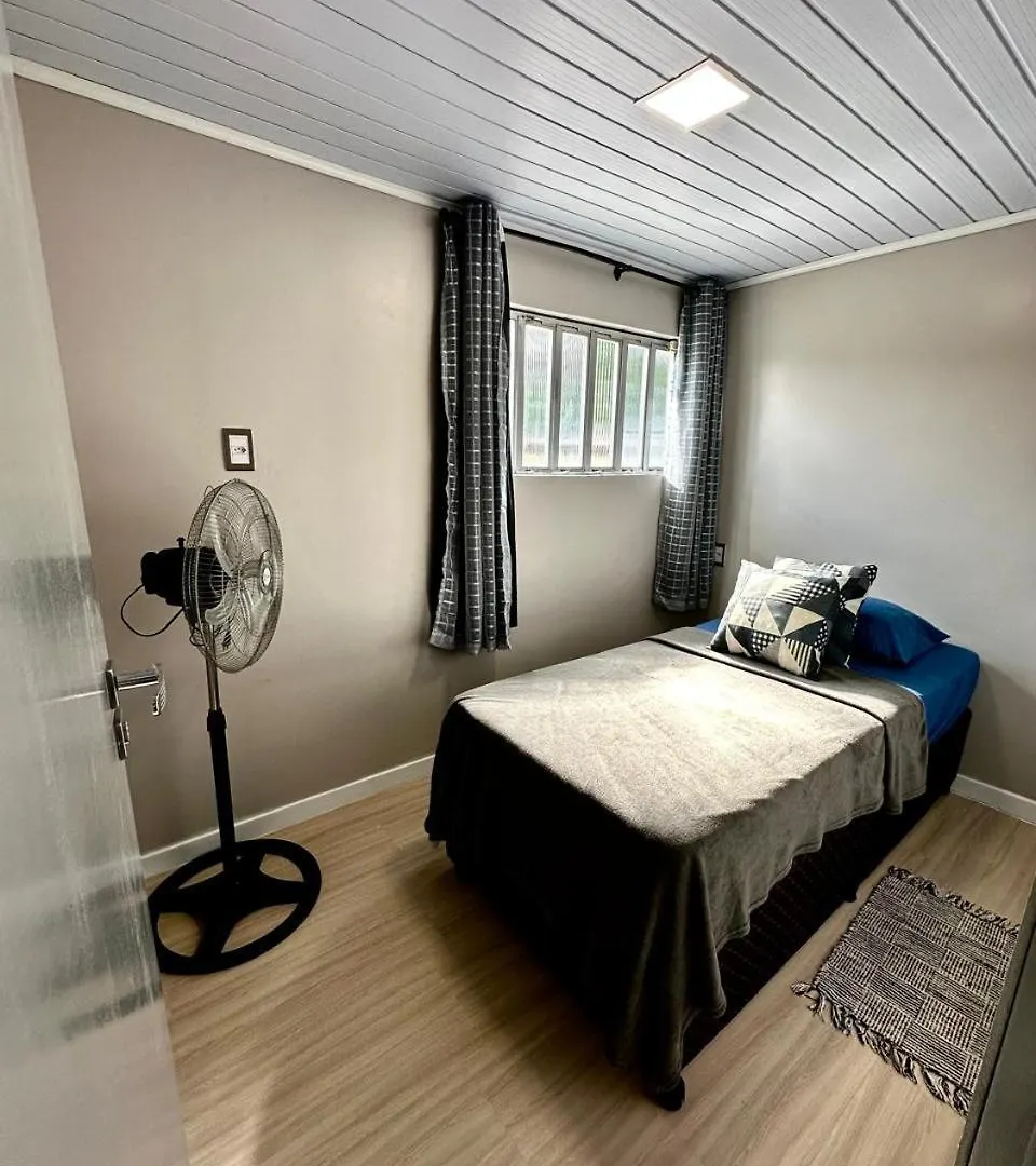 Linda E Ampla Casa Inteira Proxima Ao Centro De Criciumaアパートメント アパート