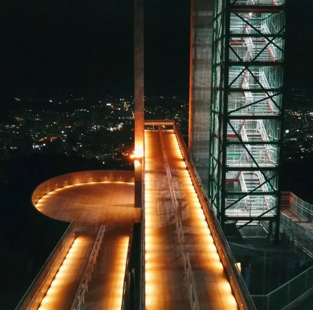 Linda E Ampla Casa Inteira Proxima Ao Centro De Criciumaアパートメント アパート